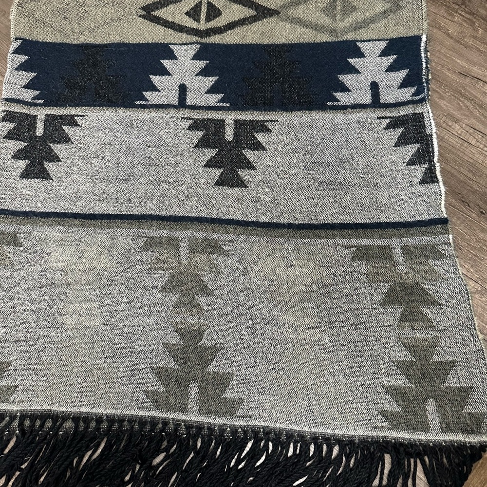 Geometric Patterned Fringe Blanket - image 1